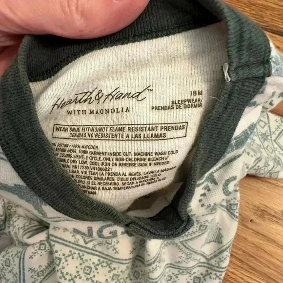 Bundle of three pairs of 18/24 months toddler holiday pajamas Hanna Andersson - Picture 11 of 12